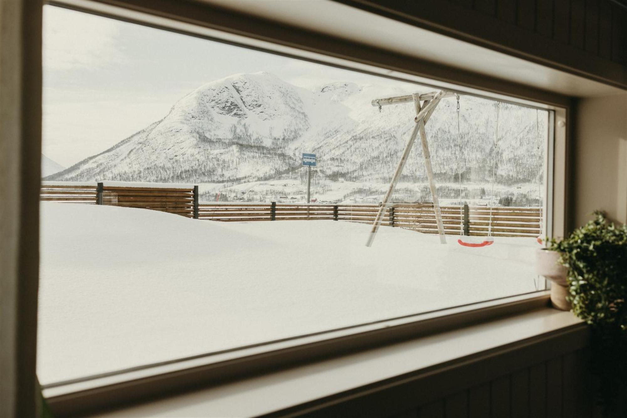 Appartamento Cozy Fjord Retreat With Firepit And Activities Tromsø Esterno foto